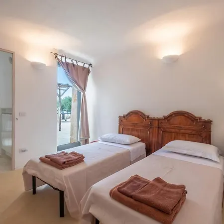 Villa Trulli Laguna By