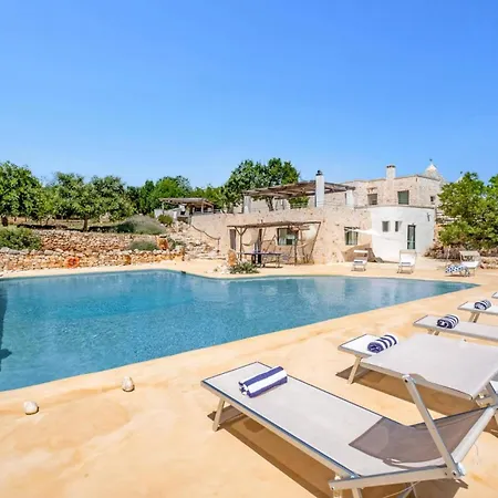 Trulli Laguna By *