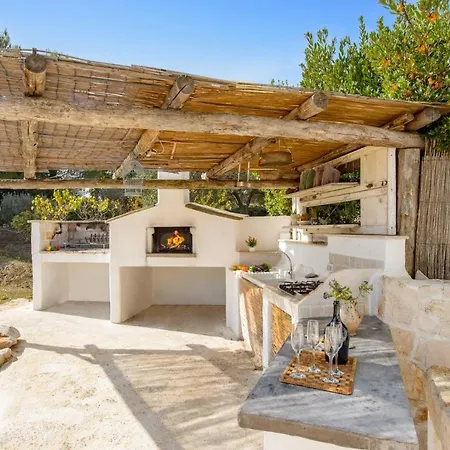 Trulli Laguna By